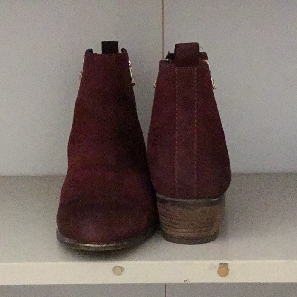 Beautiful suede booties. - Picture 5 of 6